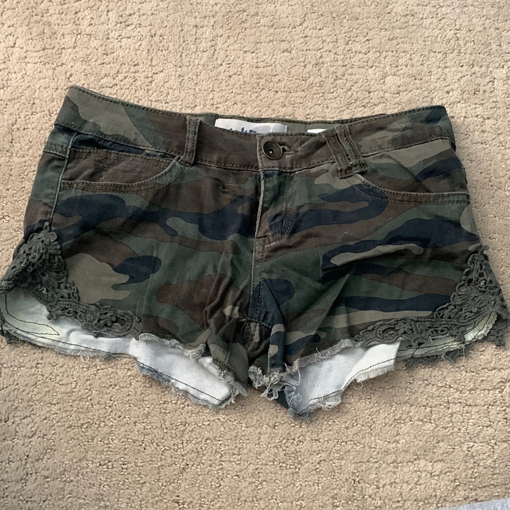 Jolt Shorts